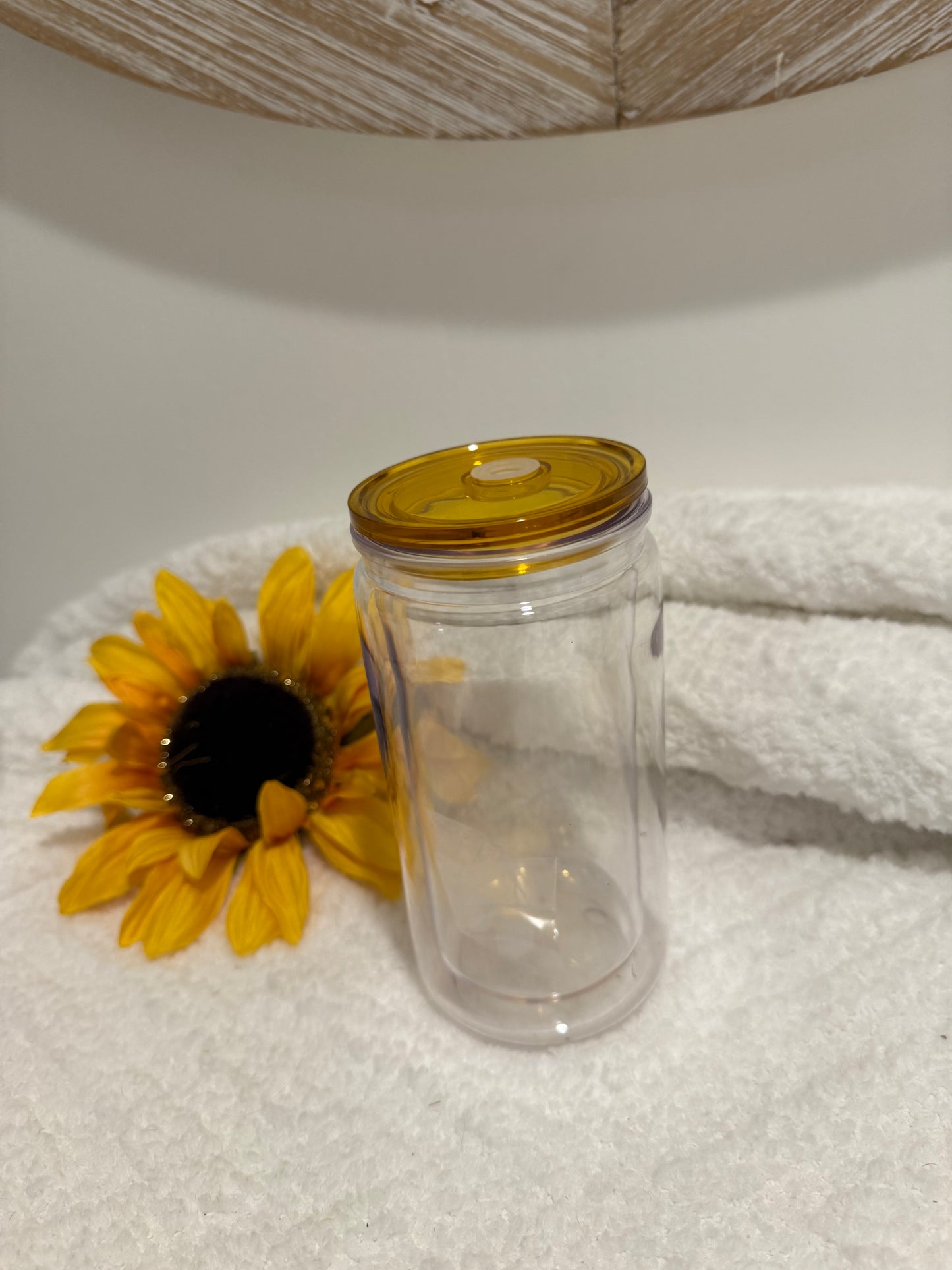 16 0z yellow glitter globe