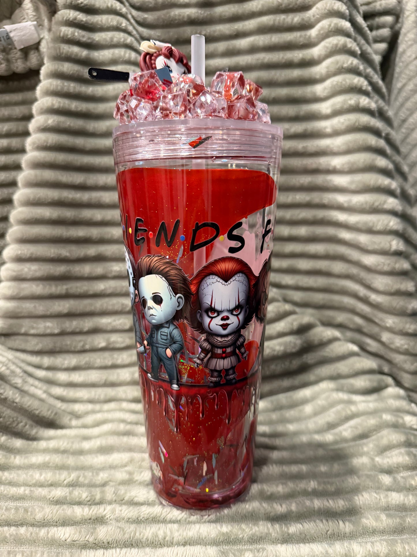 24 oz Friends Lava w/decorated lid